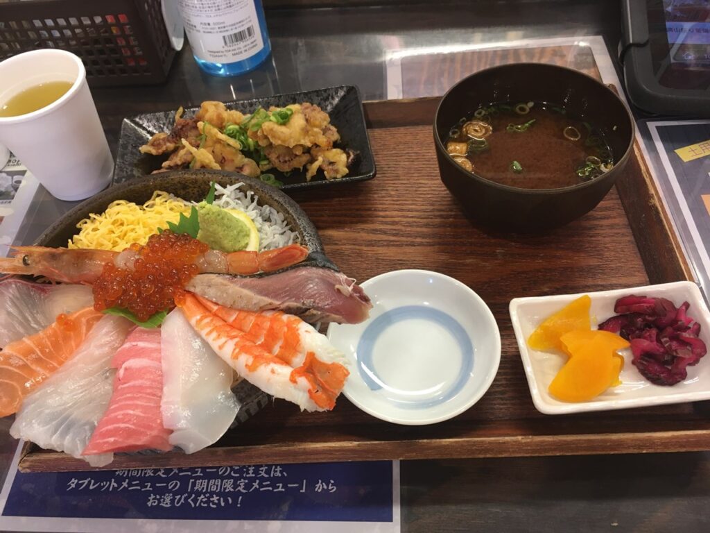 トロ・イクラ大漁海鮮丼