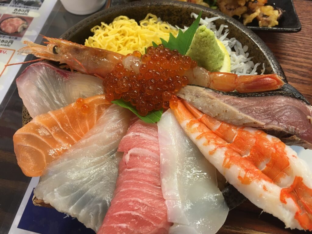 トロ・イクラ大漁海鮮丼