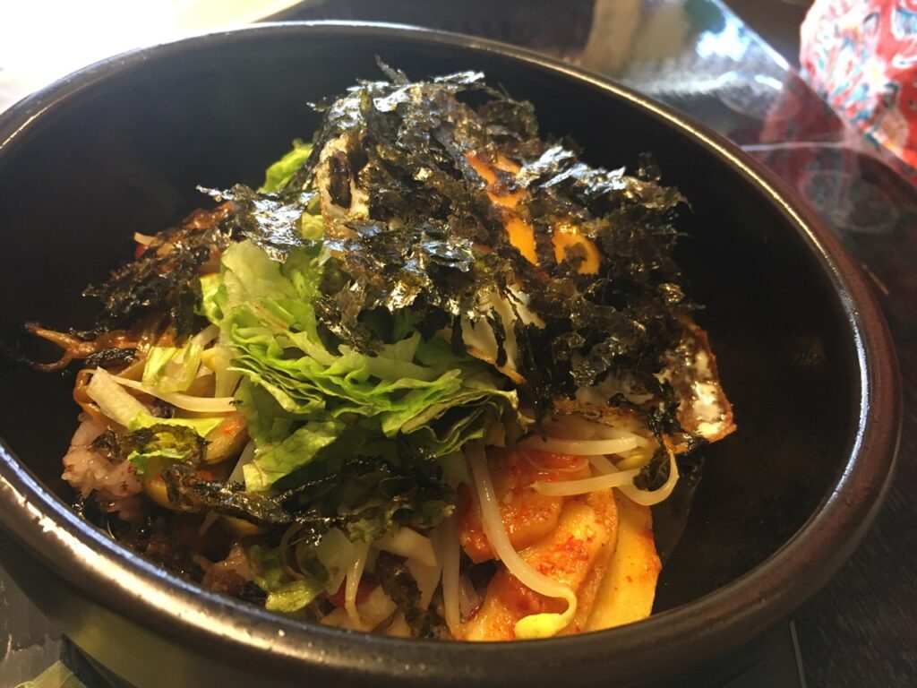 韓国人家庭料理　そよんキッチン (石焼ビビンパとタップル)