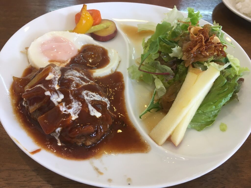 Maxim Cafe(煮込みハンバーグランチ)