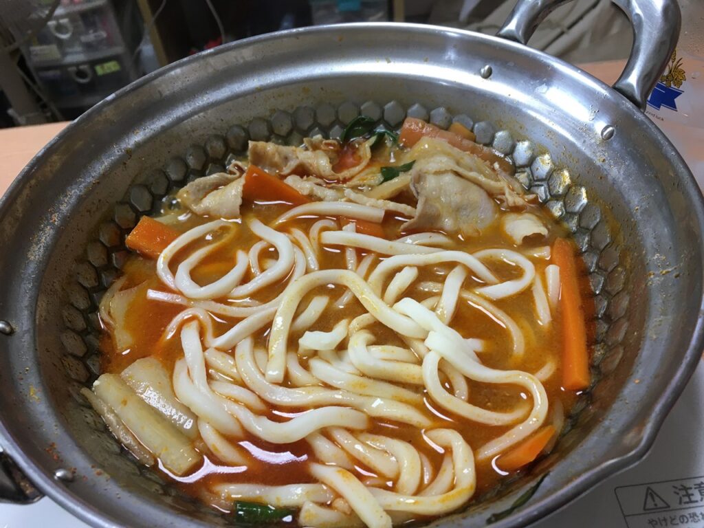 うどんを入れて