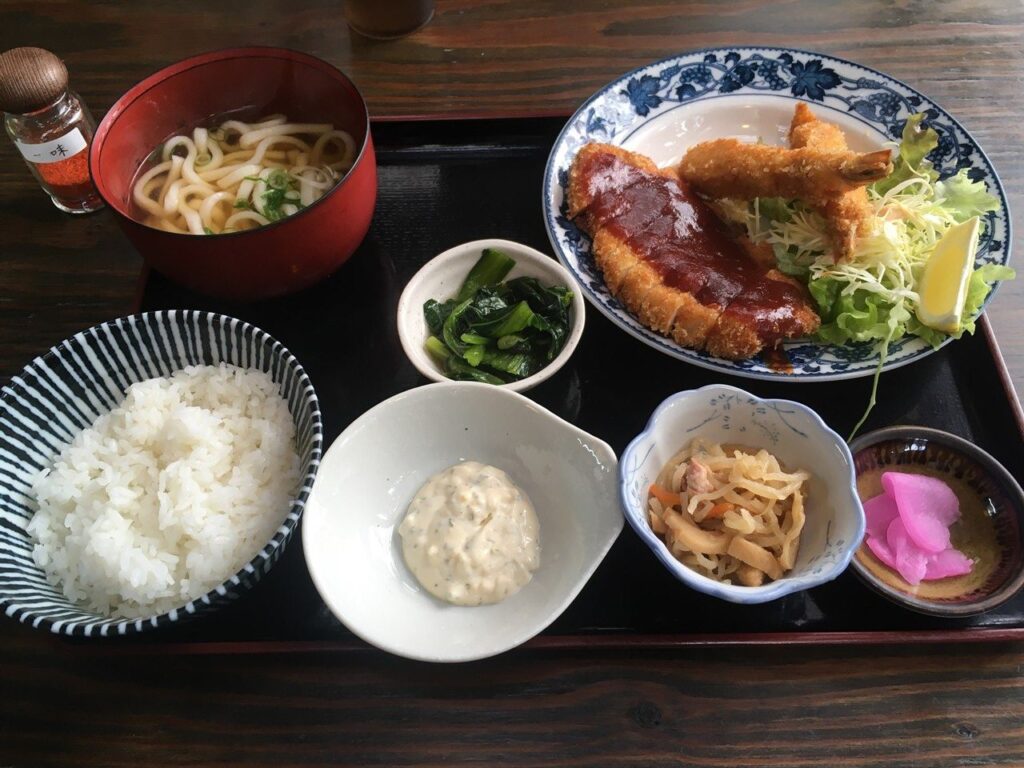 エビフライととんかつ定食