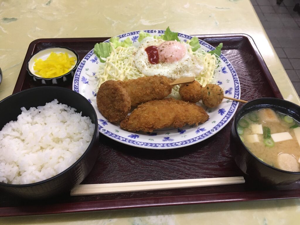 あわじや食堂(ミックスフライ定食)