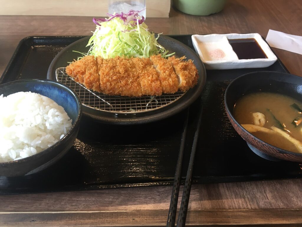 とんかつ定食