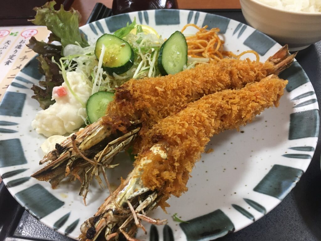 丸己(エビフライ定食)