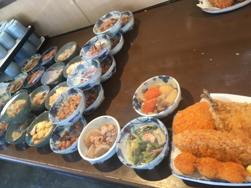 ヨッシャ食堂　店内