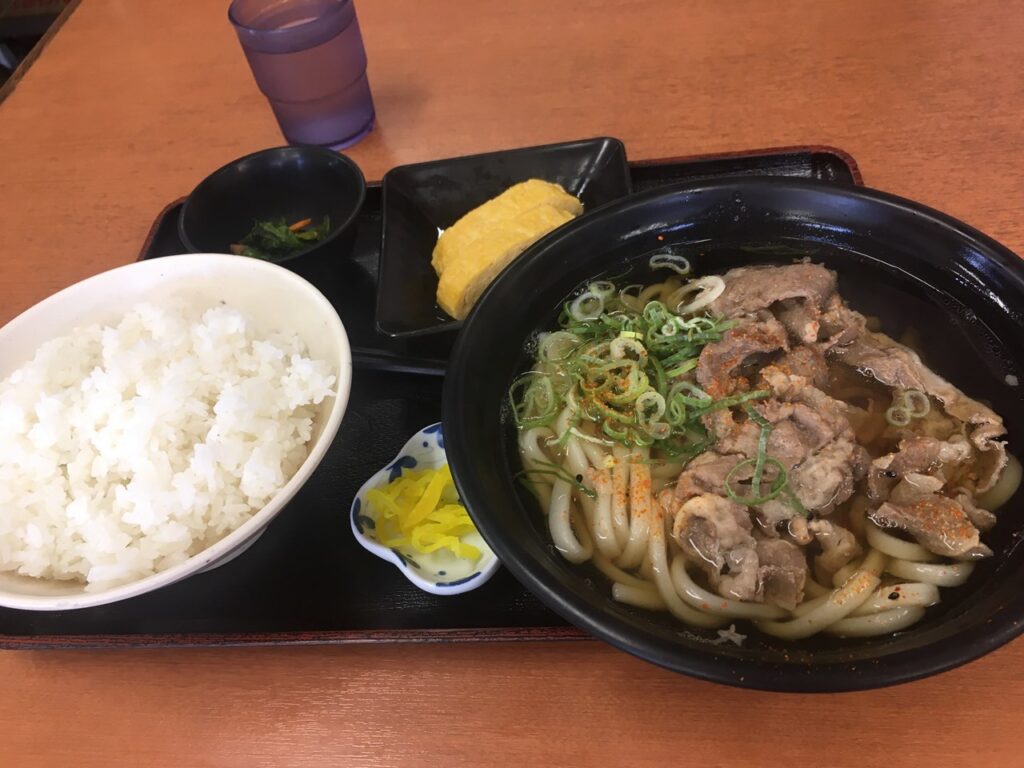 福だるま厨房　神吉店(朝肉うどん定食)